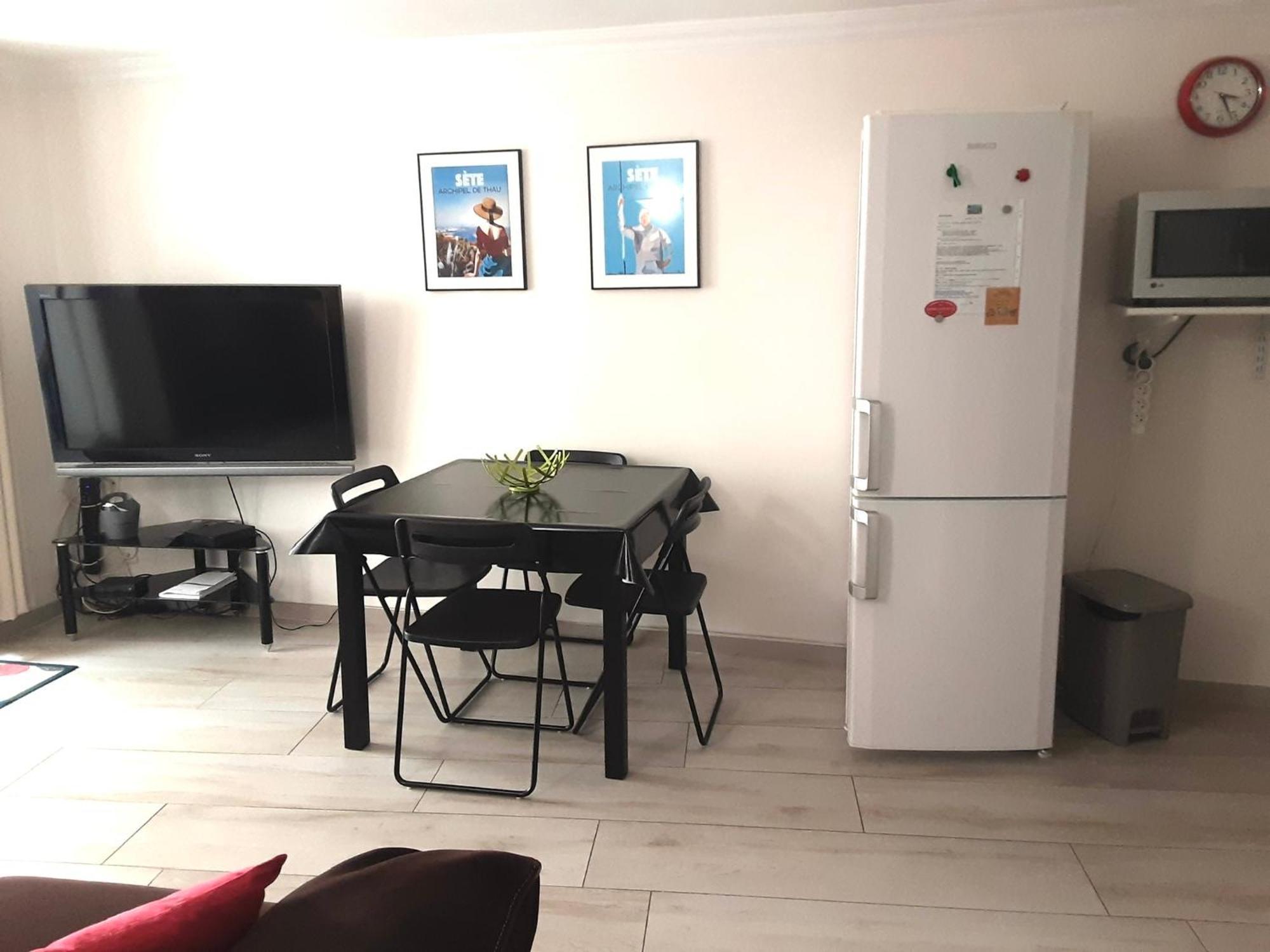 Le Cocon Setois, Clim, Patio Et Garage Pour Vehicule Type Golf, Linge De Lit Et Serviettes Inclus Sète Eksteriør billede